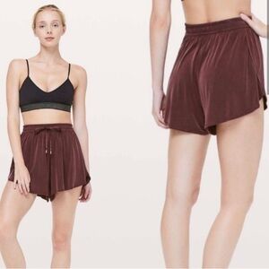 Lululemon Shorts Size 4